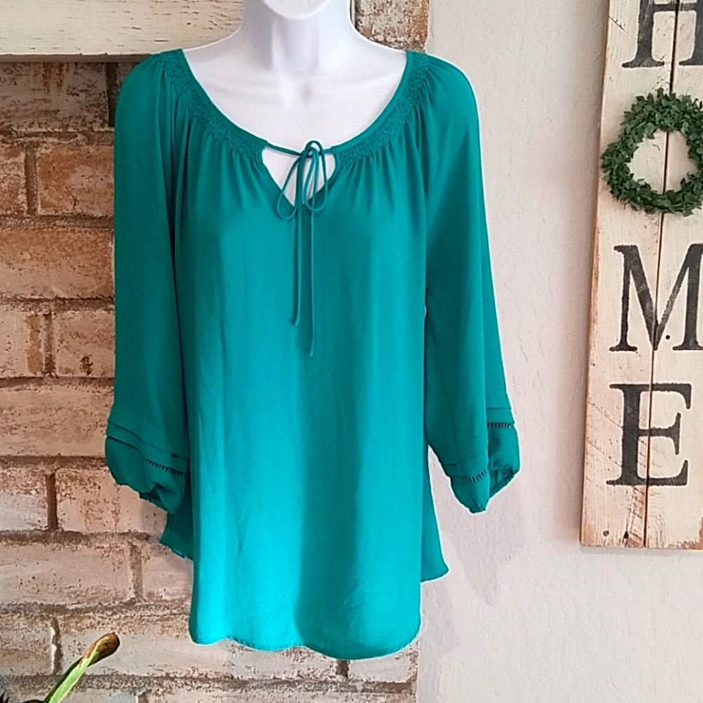 Like New Bellatrix Blouse in Jungle Green